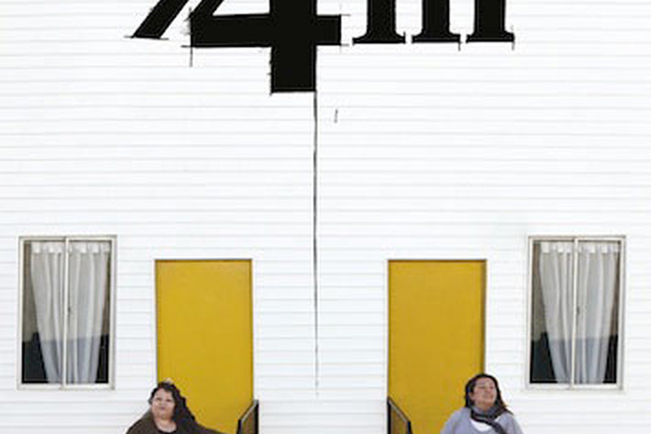 74 m2 (Tiziana Panizza, Paola Castillo, 2012)